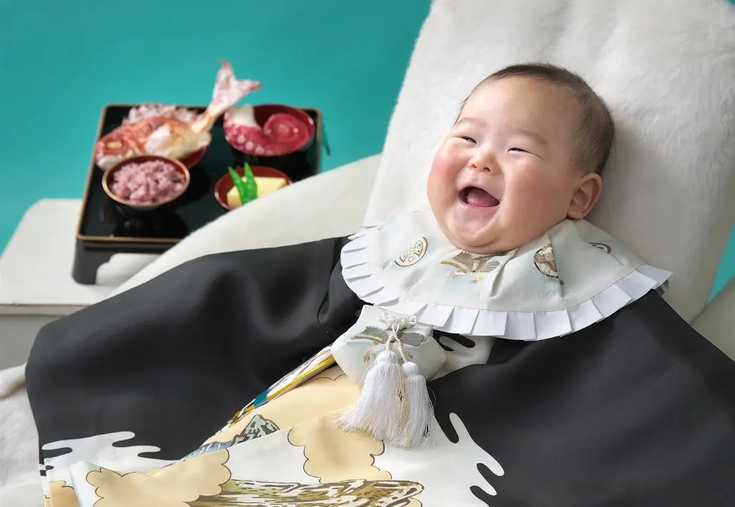 百日祝い お食い初め どんなことにお金がかかる お祝い お返しはどうするの 三愛フォトスタジオのお宮参り写真