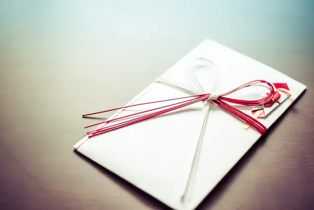 百日祝い お食い初め どんなことにお金がかかる お祝い お返しはどうするの 三愛フォトスタジオのお宮参り写真